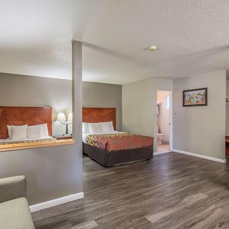 Econo Lodge Inn & Suites Уайрика Экстерьер фото