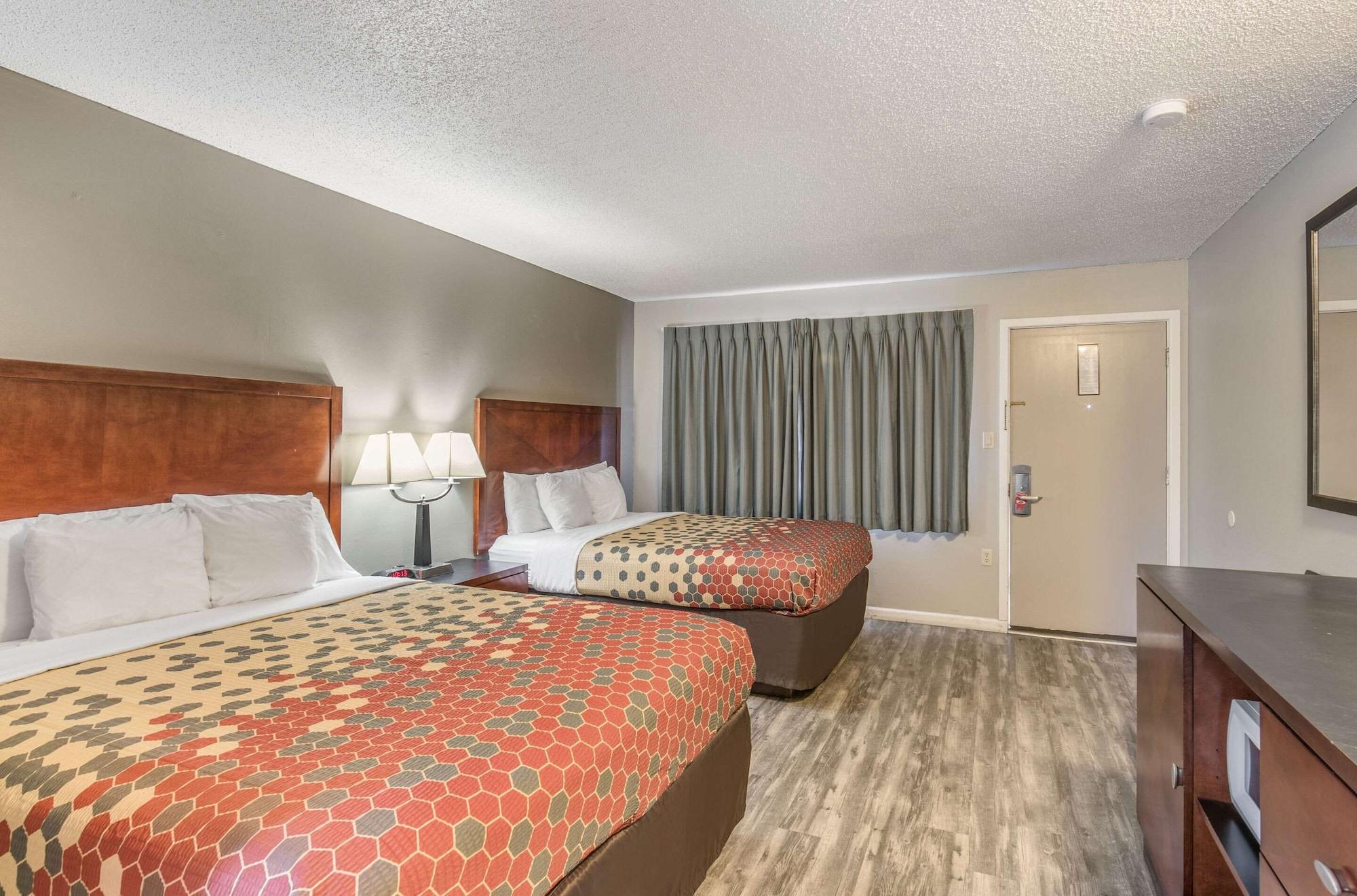 Econo Lodge Inn & Suites Уайрика Экстерьер фото