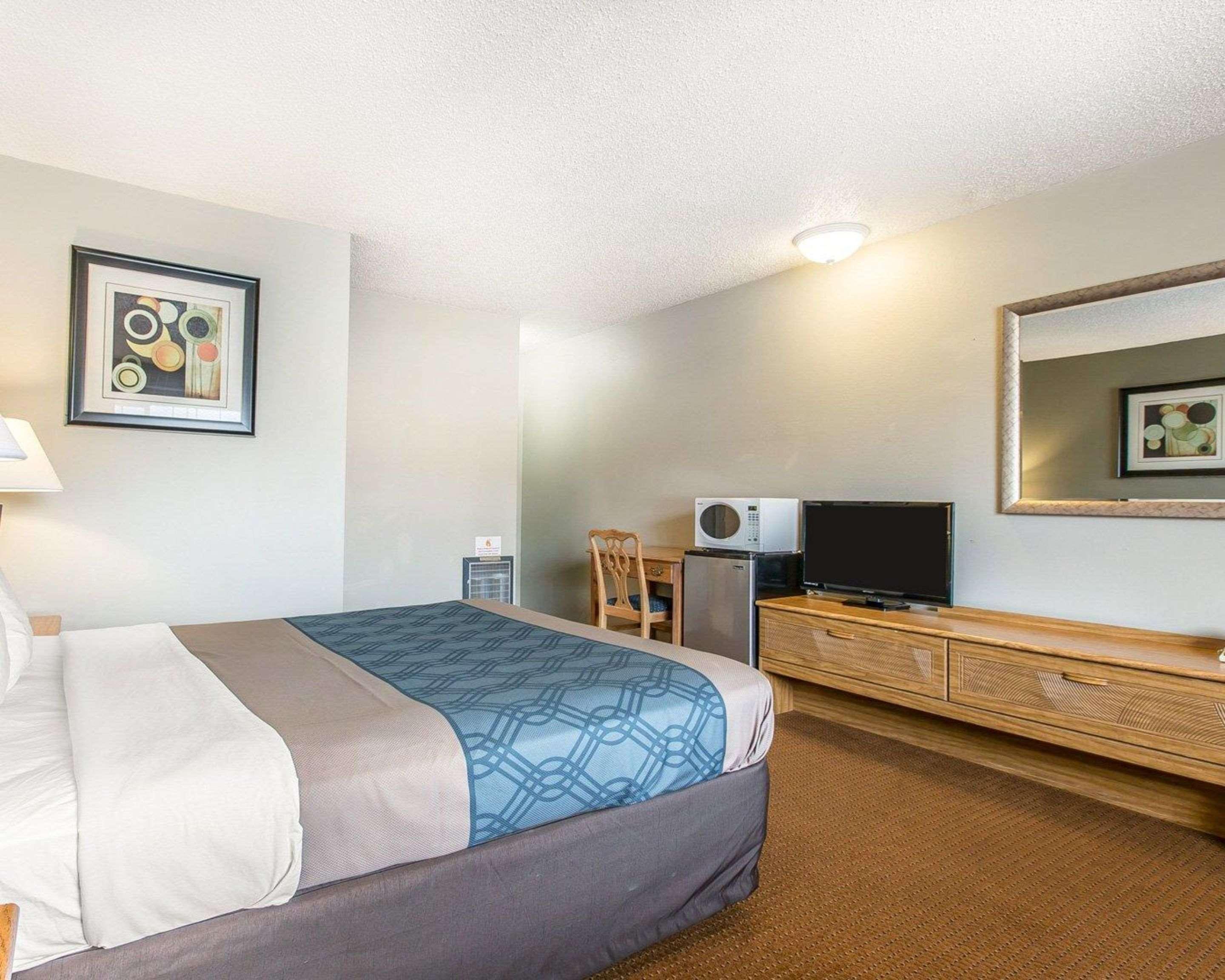 Econo Lodge Inn & Suites Уайрика Экстерьер фото