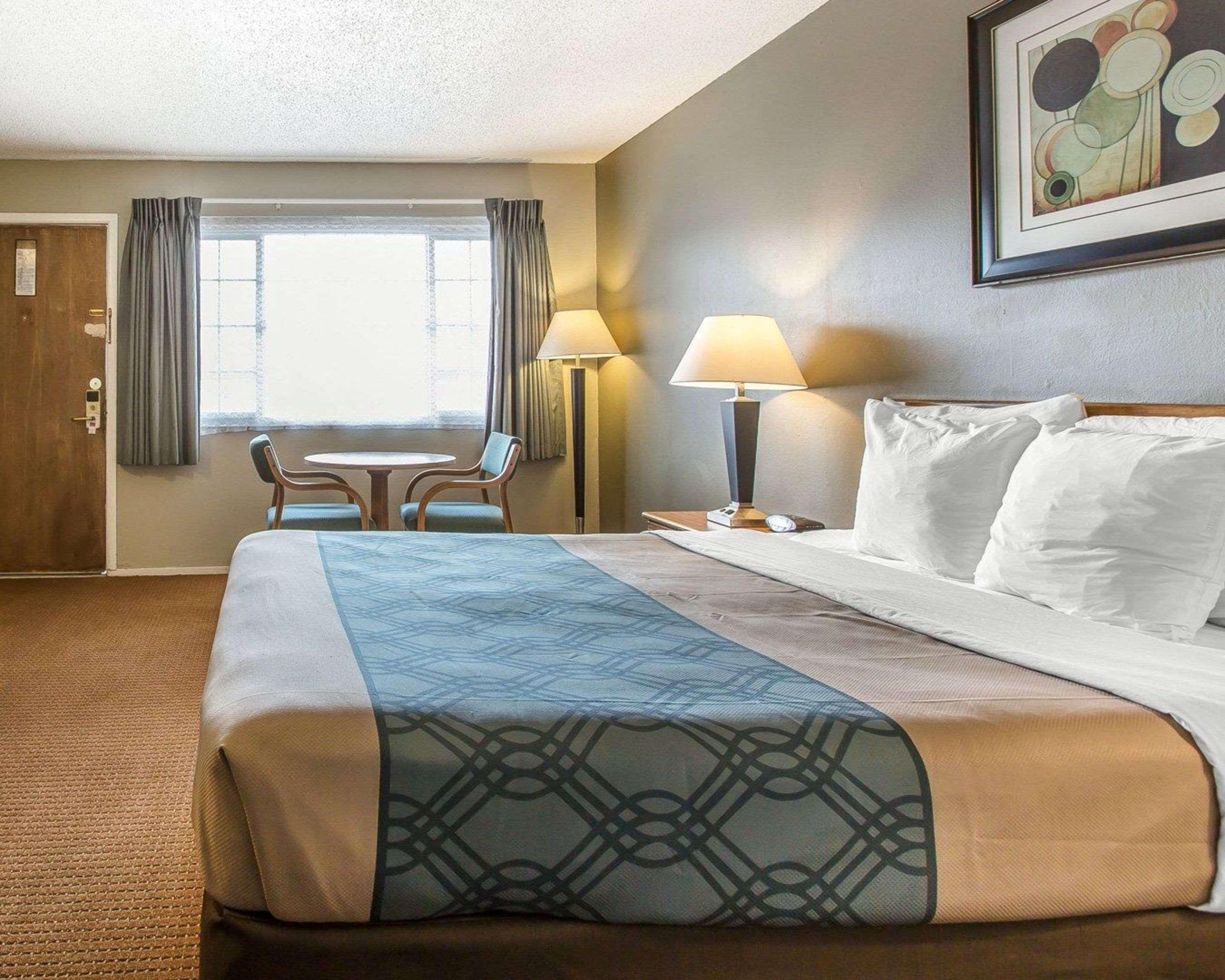 Econo Lodge Inn & Suites Уайрика Экстерьер фото