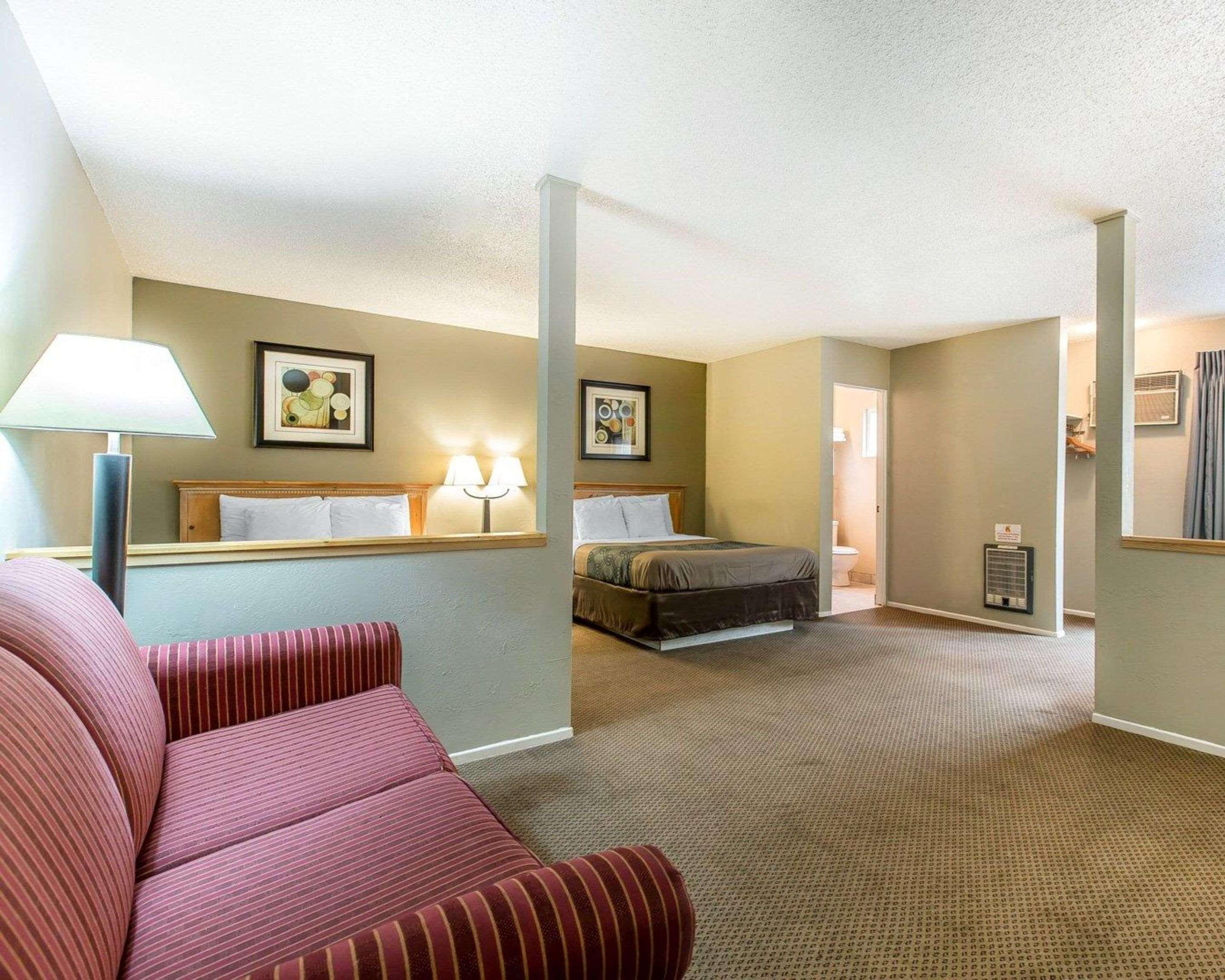 Econo Lodge Inn & Suites Уайрика Экстерьер фото