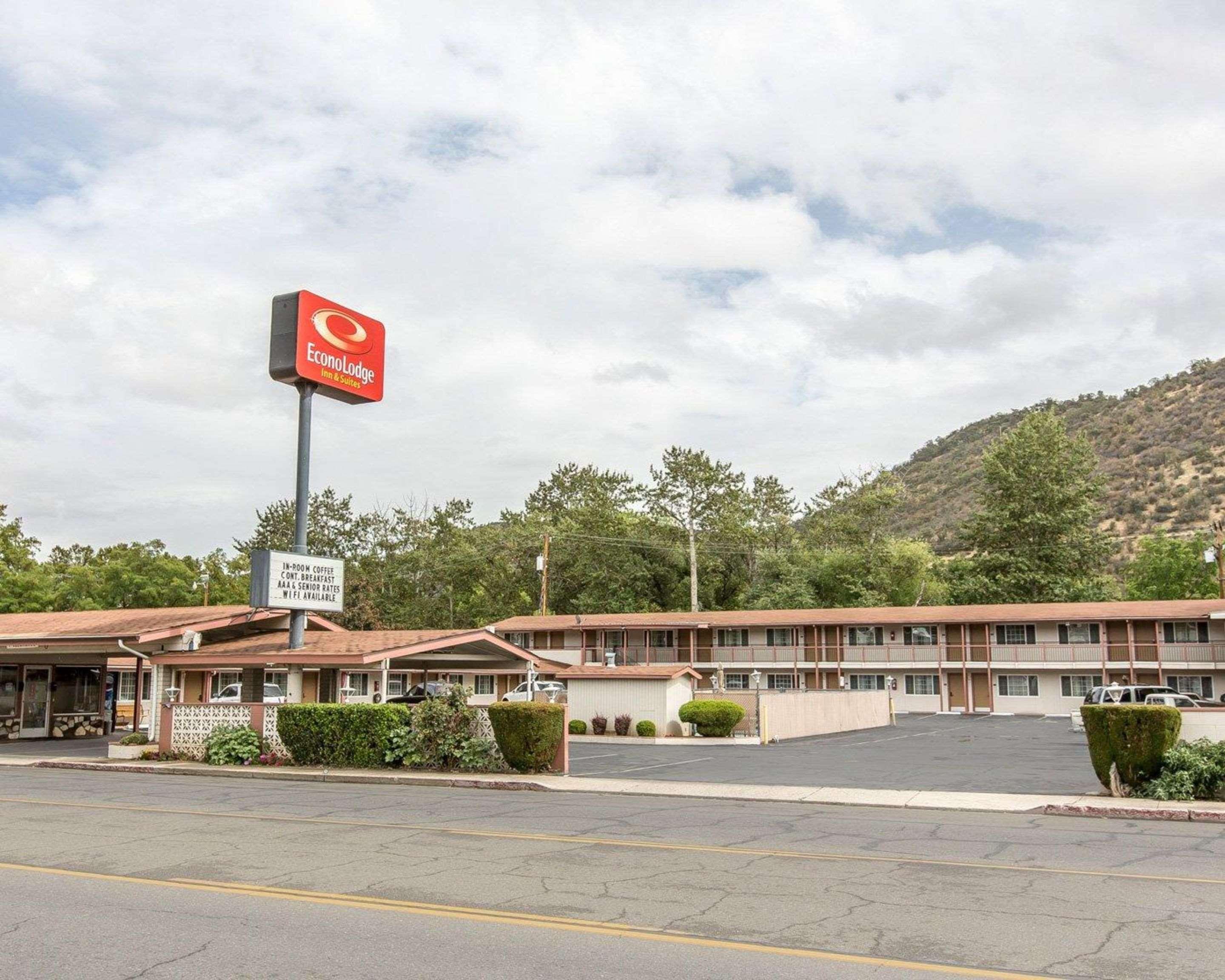 Econo Lodge Inn & Suites Уайрика Экстерьер фото