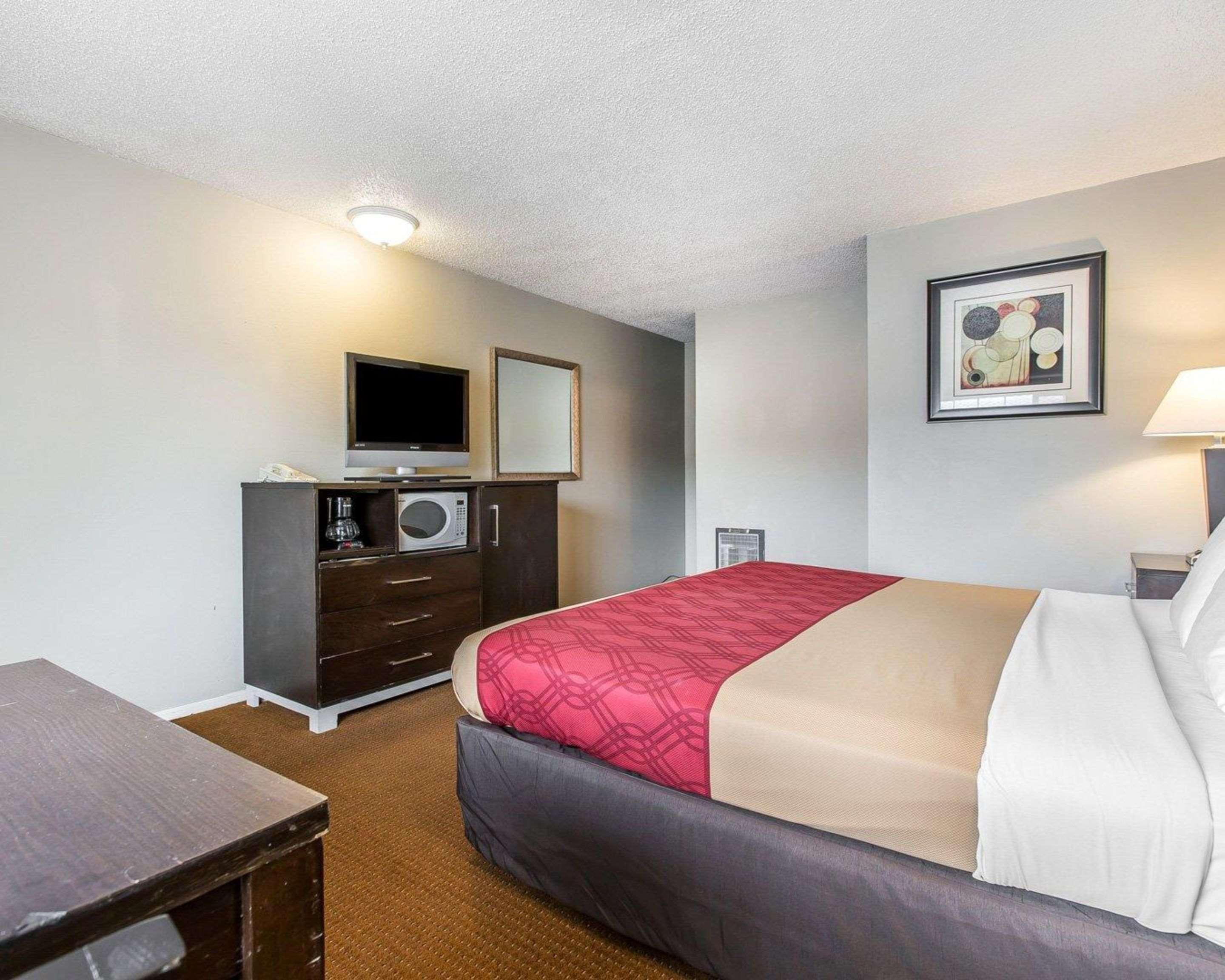 Econo Lodge Inn & Suites Уайрика Экстерьер фото