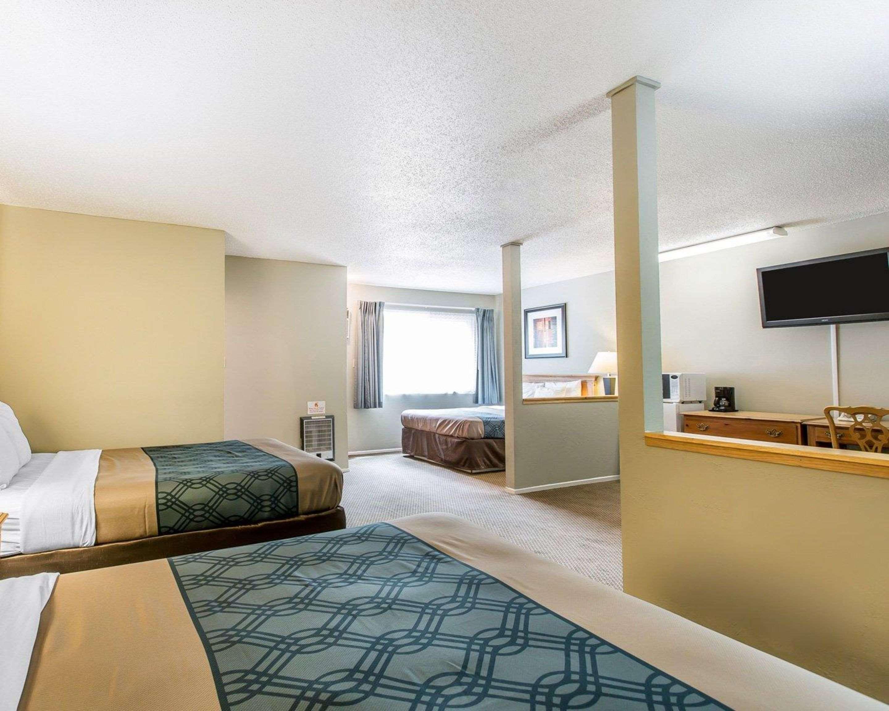 Econo Lodge Inn & Suites Уайрика Экстерьер фото
