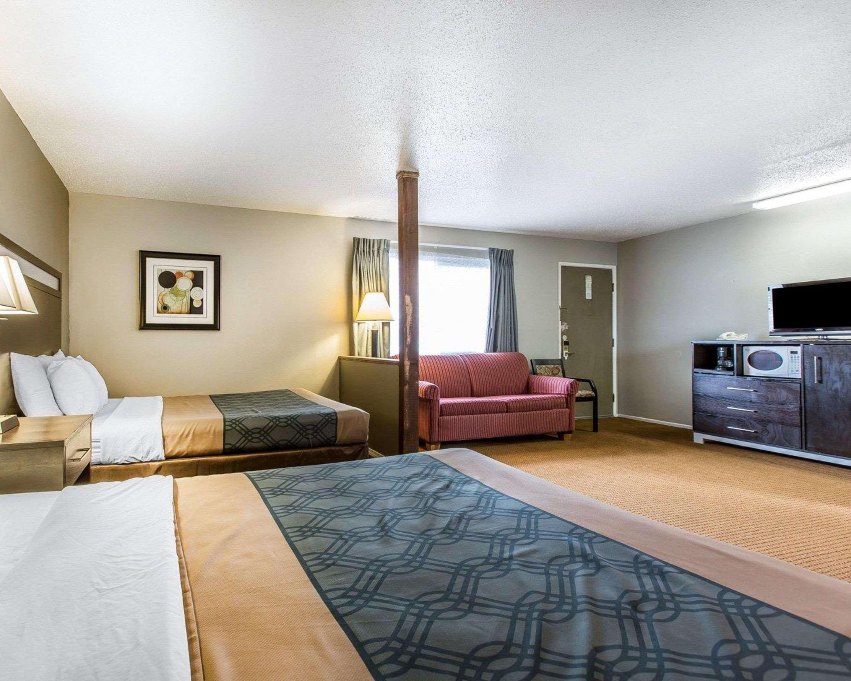 Econo Lodge Inn & Suites Уайрика Экстерьер фото