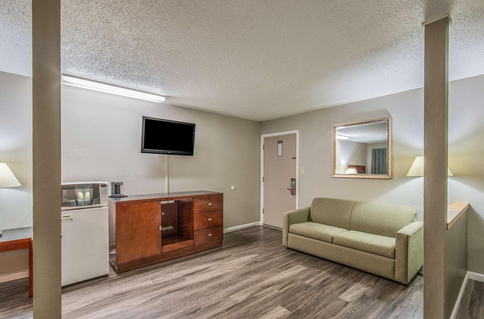 Econo Lodge Inn & Suites Уайрика Экстерьер фото