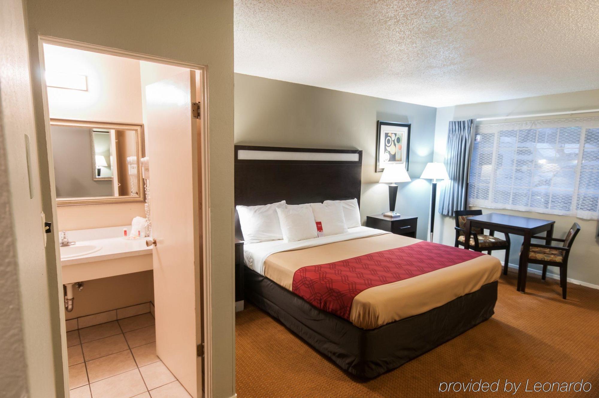Econo Lodge Inn & Suites Уайрика Экстерьер фото