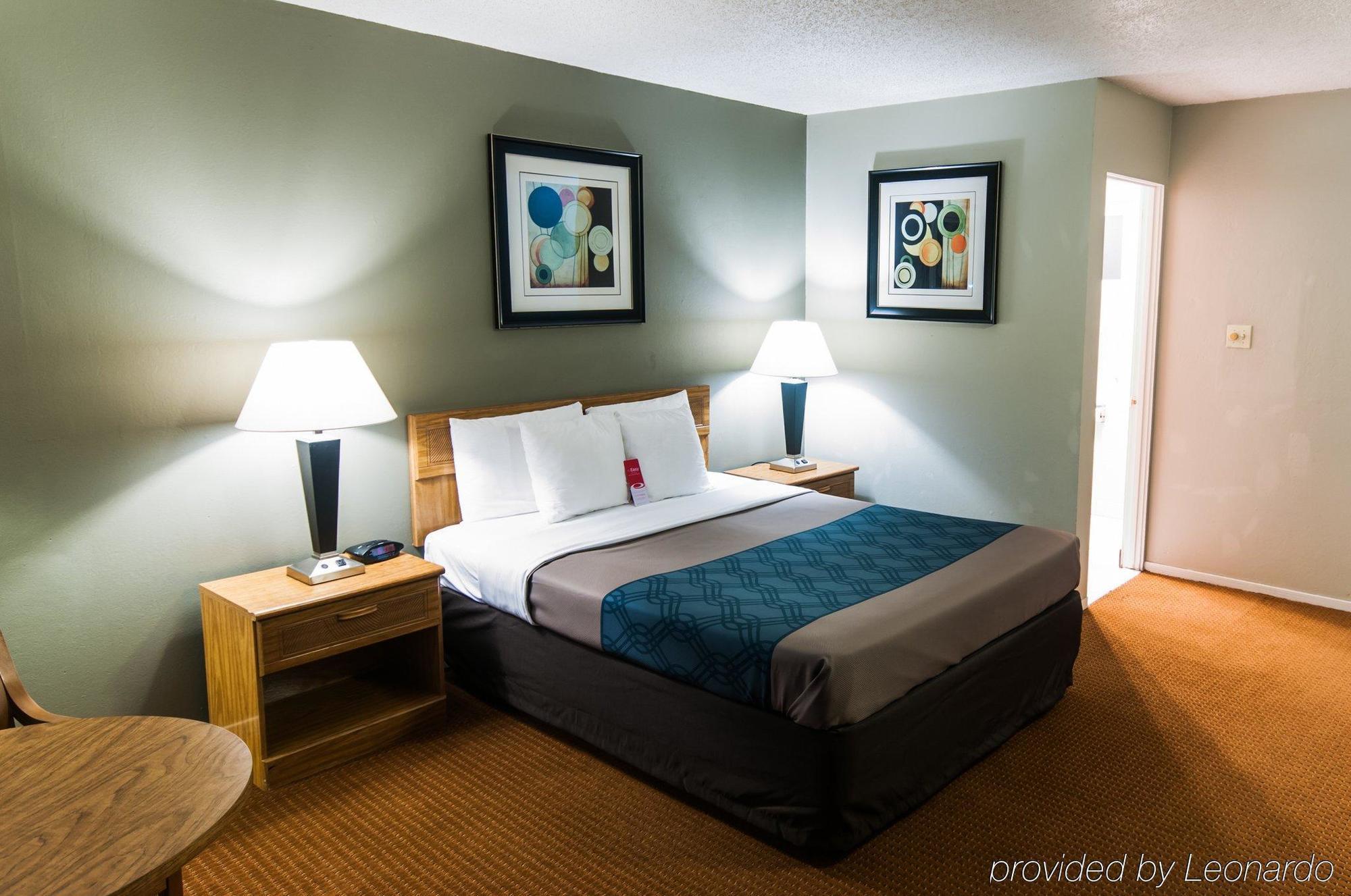 Econo Lodge Inn & Suites Уайрика Экстерьер фото