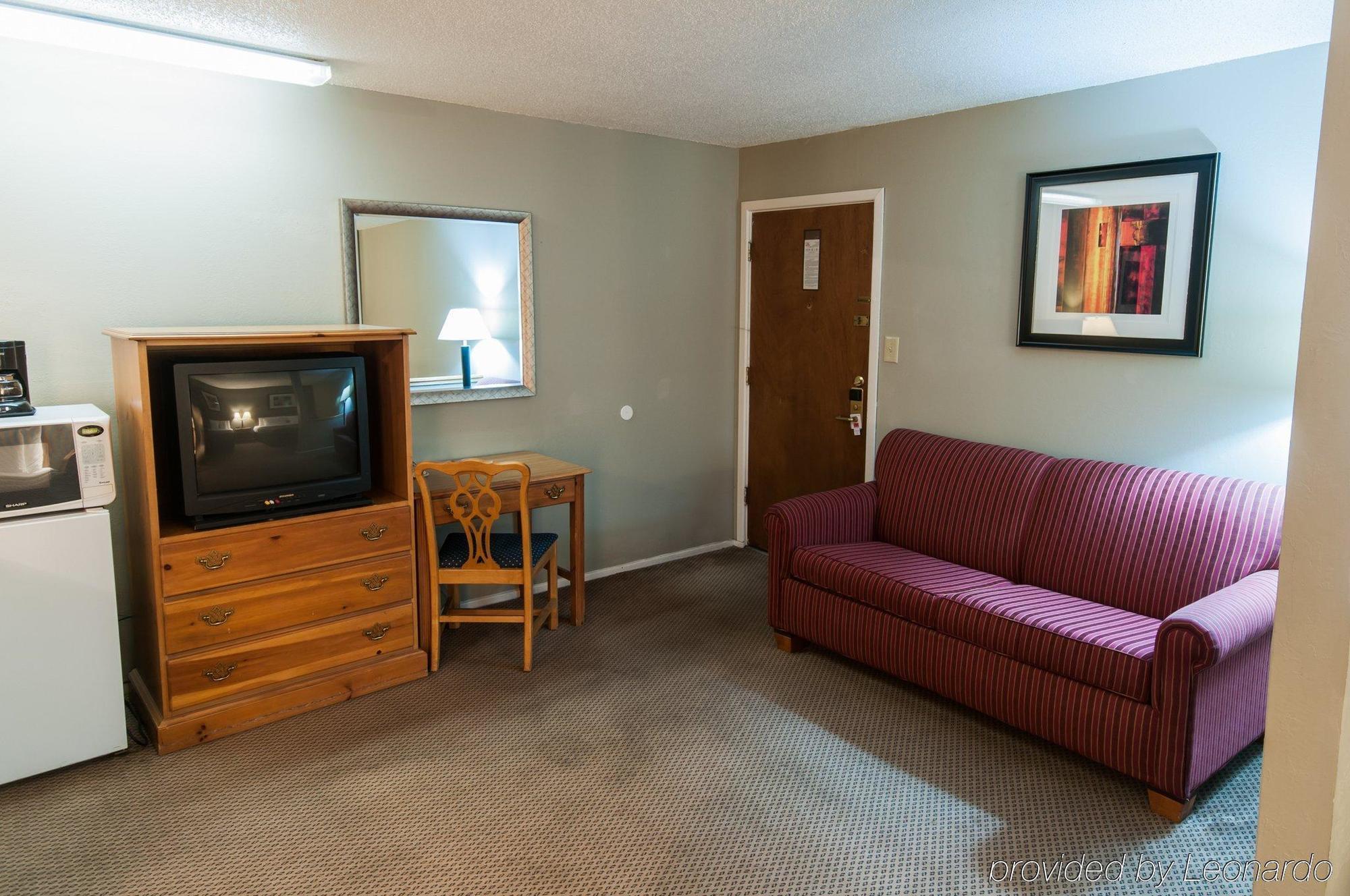 Econo Lodge Inn & Suites Уайрика Экстерьер фото
