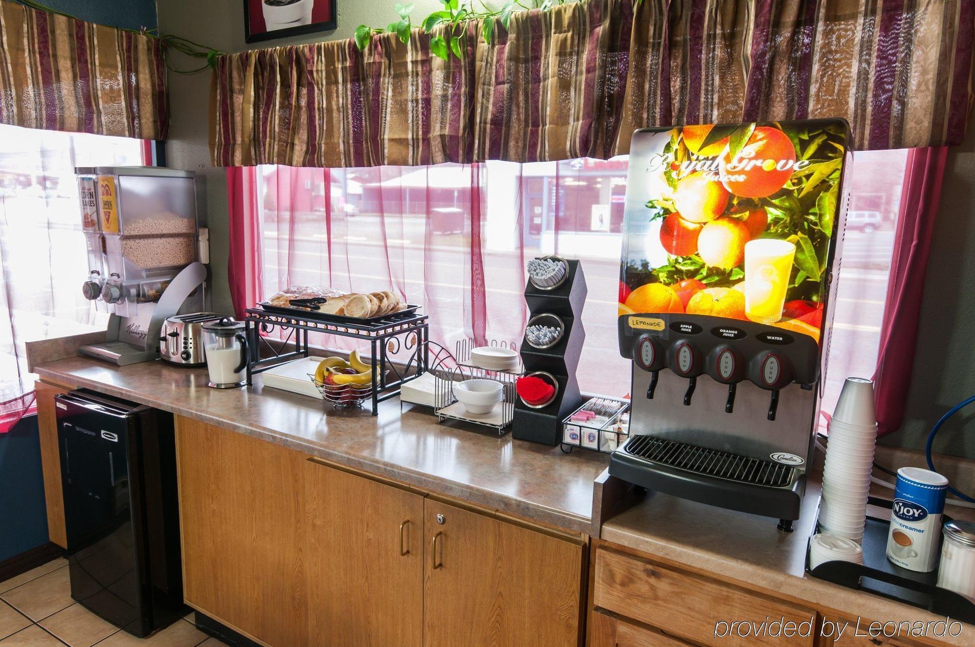 Econo Lodge Inn & Suites Уайрика Экстерьер фото