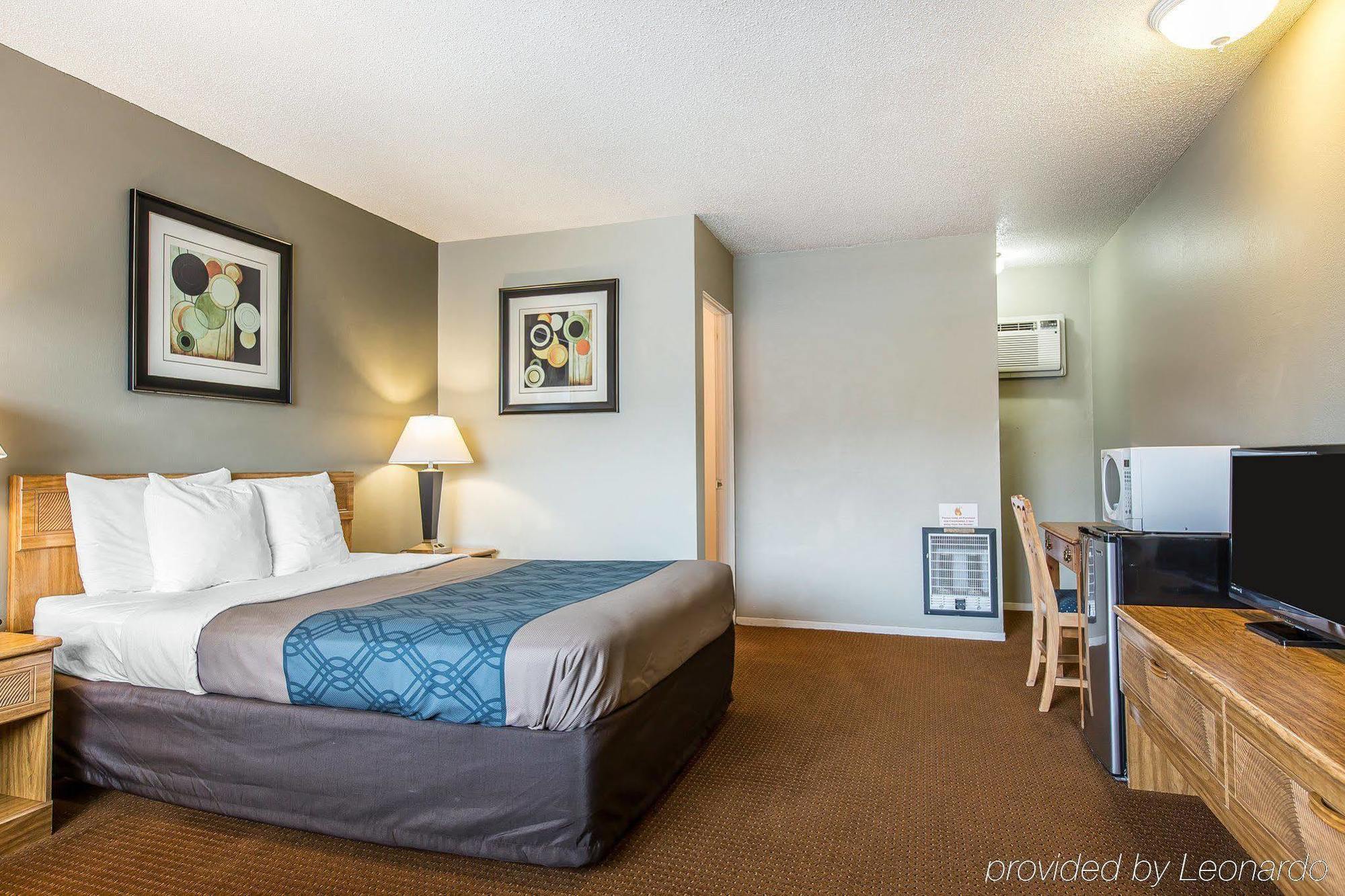 Econo Lodge Inn & Suites Уайрика Экстерьер фото