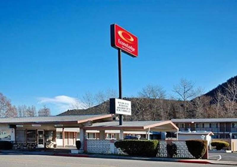 Econo Lodge Inn & Suites Уайрика Экстерьер фото