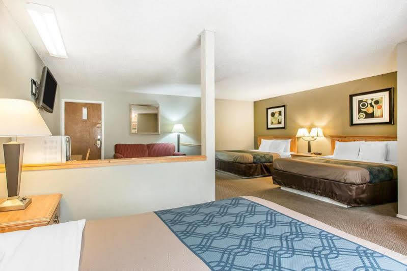 Econo Lodge Inn & Suites Уайрика Экстерьер фото