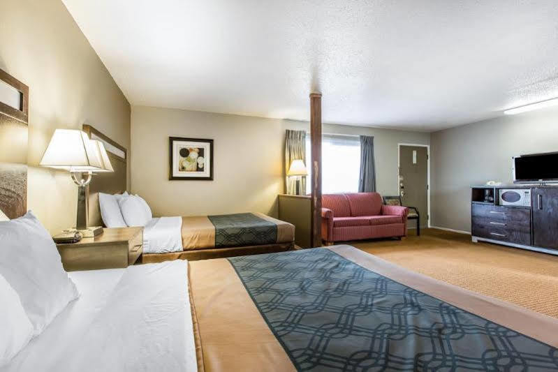 Econo Lodge Inn & Suites Уайрика Экстерьер фото